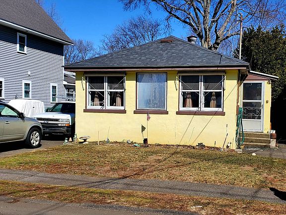 4th image of 57 Grant St