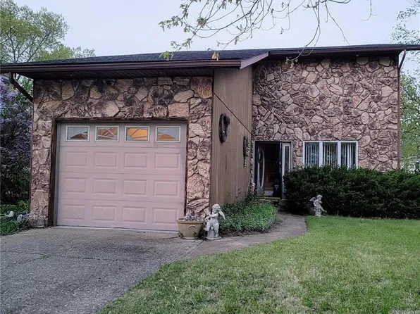 2019 Lynn St, Cahokia, IL 62206