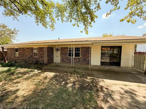 1901 Kris Dr, Ozark, AR 72949