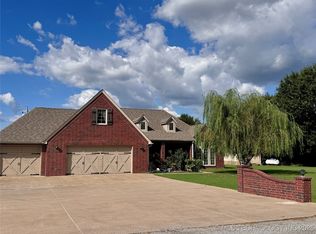 51 Willow Dr, Pryor, OK 74361