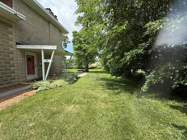 34 S River St — Photo 2