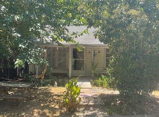 414 Gates St, Bonham, TX 75418