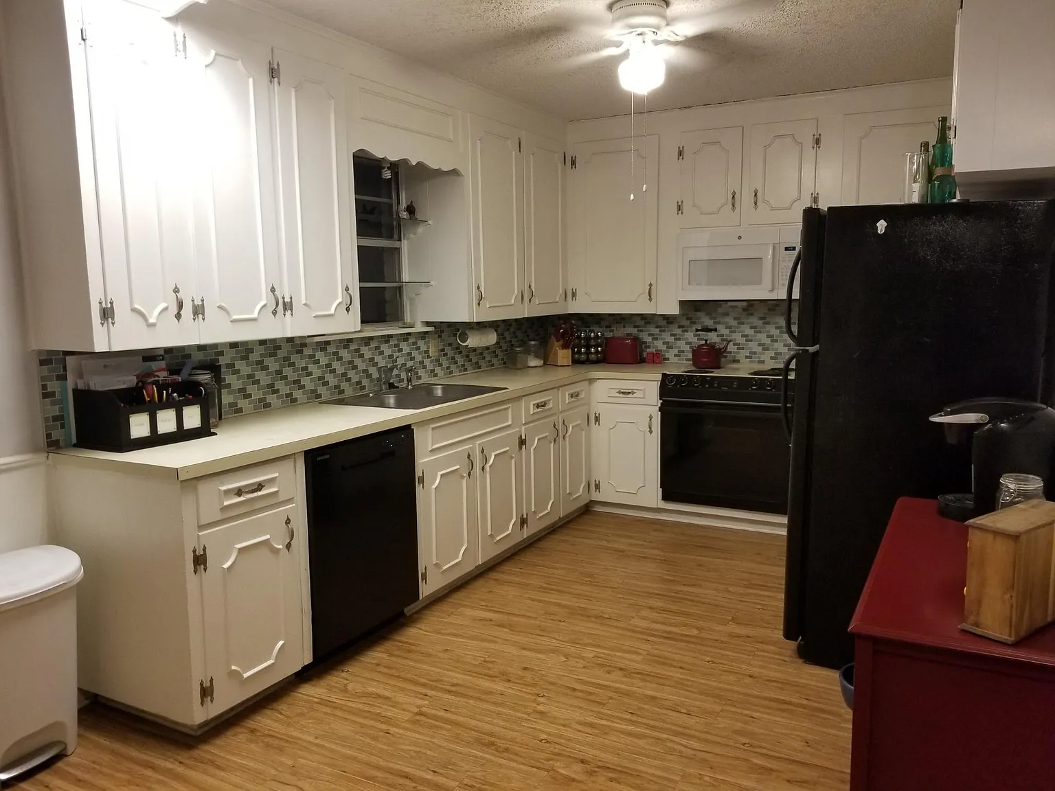 402 E Lynnwood Ln — Photo 4