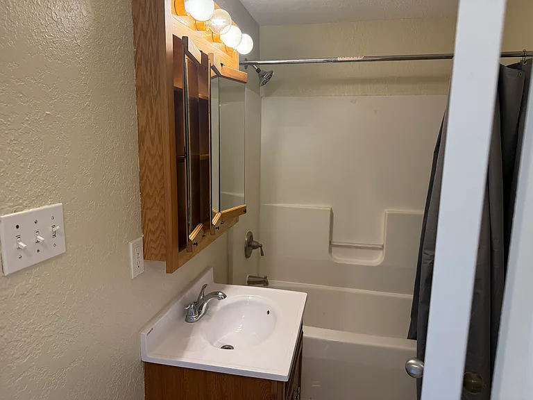 407 E Wayne St — Photo 8