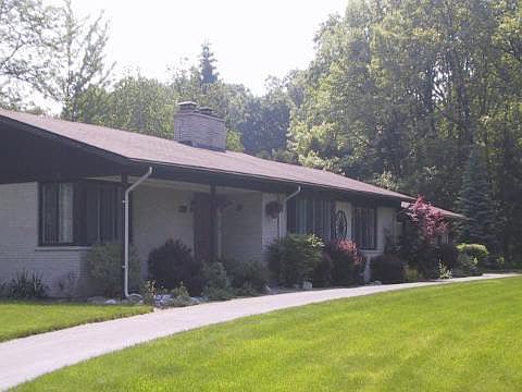 1st image of 2760 Charnwood Dr