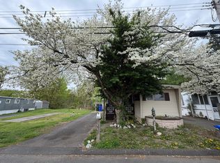 31 Rivermead Blvd, East Hartford, CT 06118