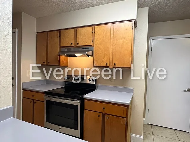 110 Willow Gardens Ct — Photo 8