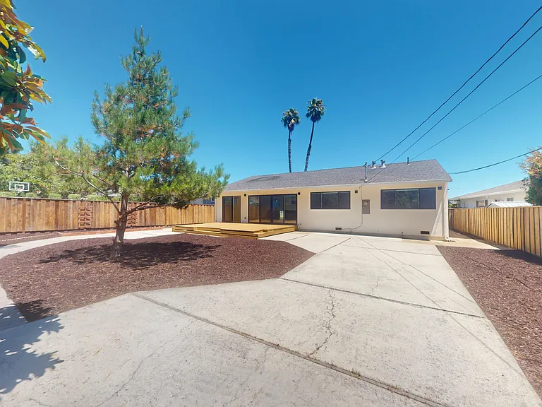 1257 Sleepy Hollow Ln — Photo 16