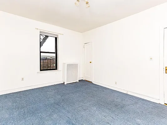 Sold by Re/Max In The City | media 17