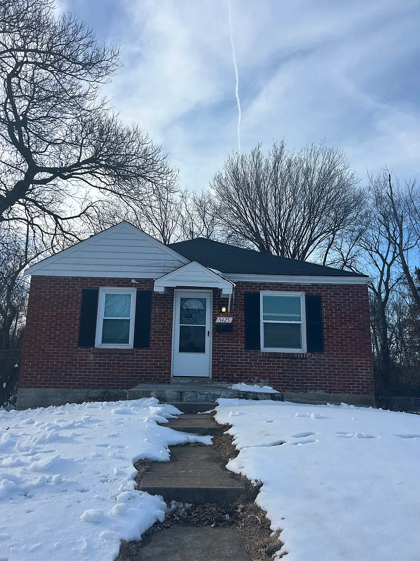5425 Fletcher St photo 1