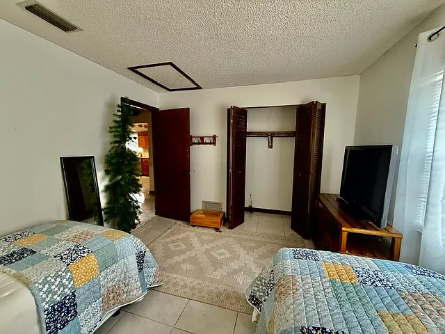 1114 S Pearl St — Photo 10