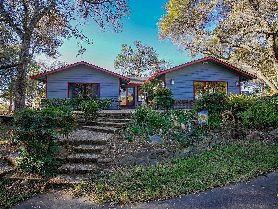 1st image of 3901 Ayres Holmes Ln