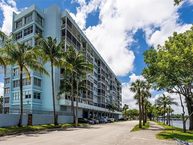 16850 S Glades Dr #4J — Photo 12