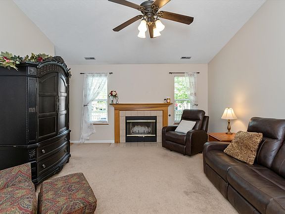 3rd image of 6408 Blakeview Dr