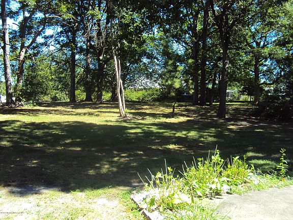5th image of 134 Azalea Drive #A