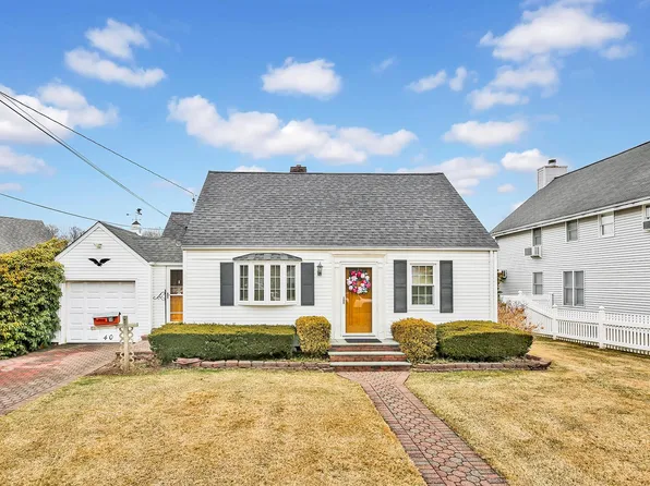 40 Walnut Avenue E, Farmingdale, NY 11735