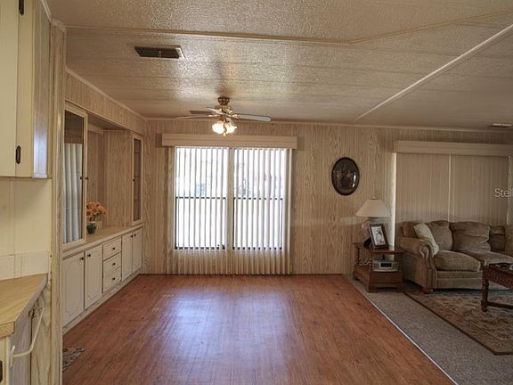 4th image of 1107 Nassau Cir