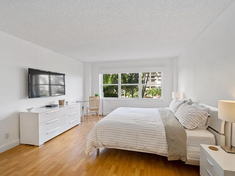 5000 N Ocean Blvd #208 — Photo 10