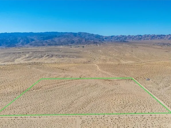 70147 Cove View Rd, Twentynine Palms, CA 92277