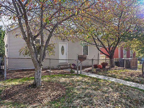 2nd image of 2762 McCausland Ave