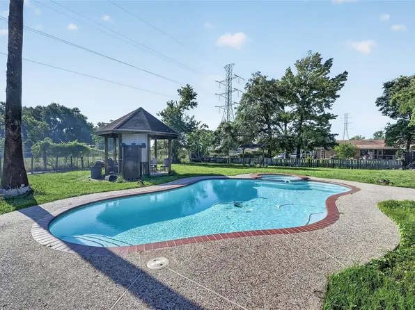 621 Elsbeth St, Channelview, TX 77530