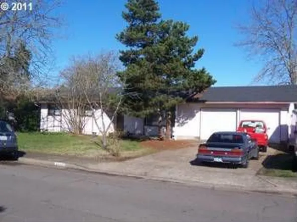 3790 Peppertree Dr, Eugene, OR 97402