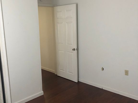 5th image of 115 Kathy St