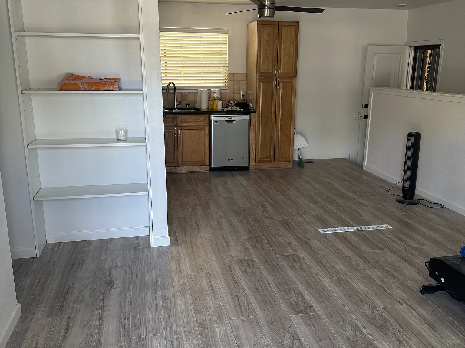 5 bed, 3.5 bath, 1600 sqft, $3,100 — Photo 2
