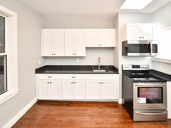 3rd image of 44 Arbutus St