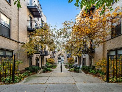 4444 N Damen Ave APT 4E, Chicago, IL, 60625