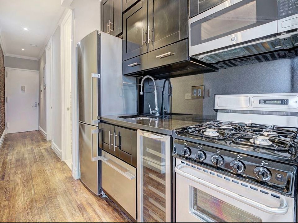 1st image of 410 E 13th St #6C2
