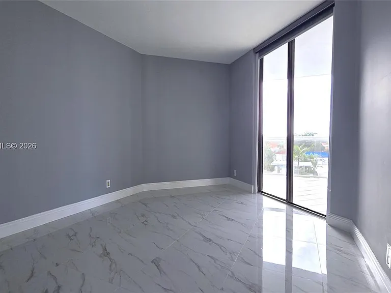 3610 Yacht Club Dr #615 — Photo 13