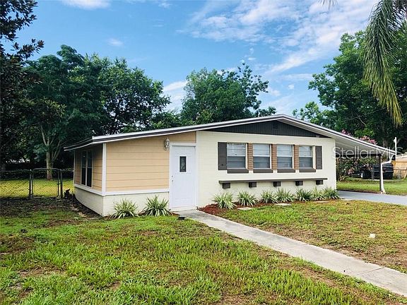 3rd image of 7824 Acadian Ct