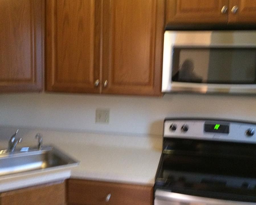 2nd image of 123 Whitney Pl