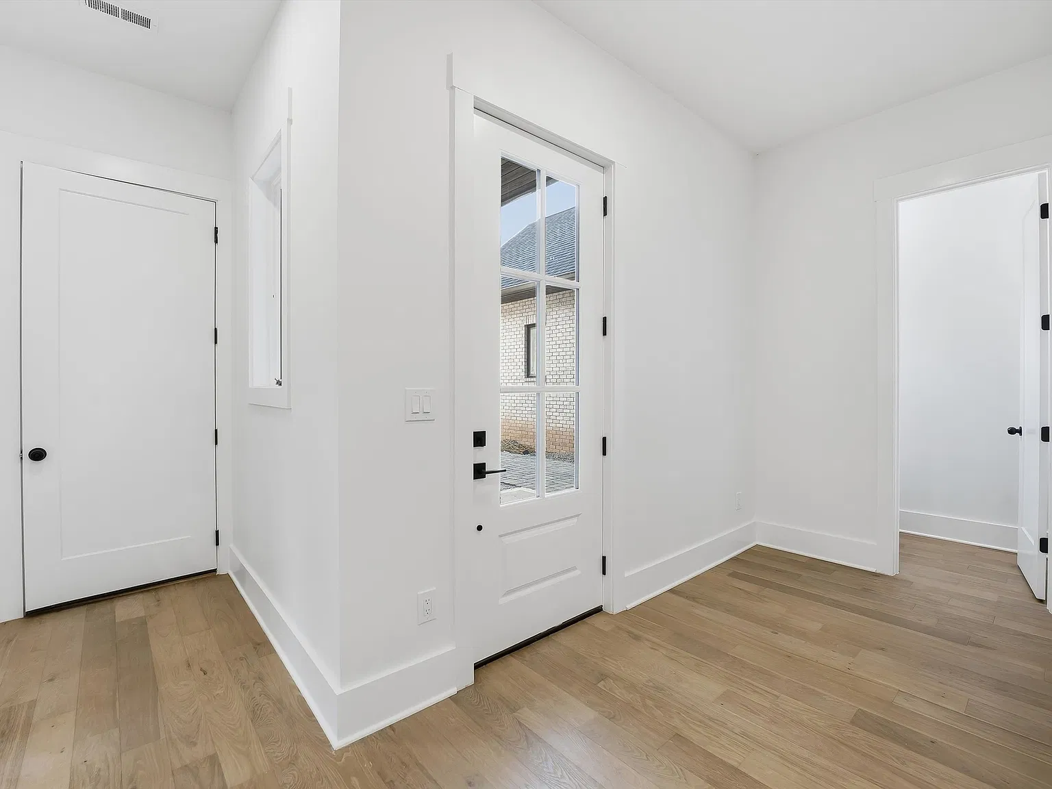 3 bed, 3.5 bath, 2440 sqft, $3,750 — Photo 1
