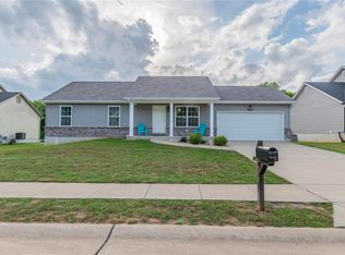 1533 Saint Charles Dr, Hillsboro, MO 63050