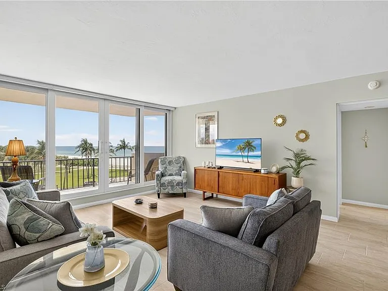 4001 Gulf Shore Blvd N #303 — Photo 3