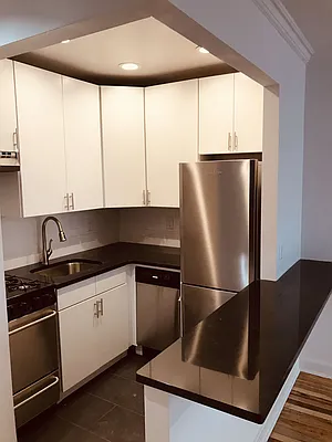 Rented by Metropolis Real Estate of Manhattan | media 37