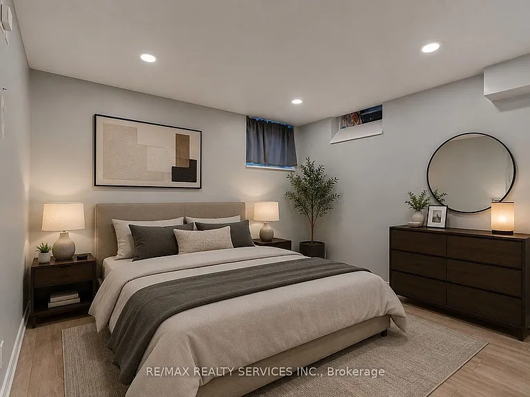 28 Manzanita Cres #BASEMENT — Photo 12