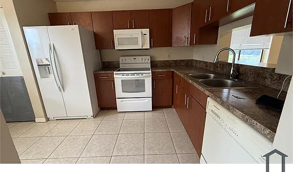 8011 Southgate Blvd #L1 — Photo 1