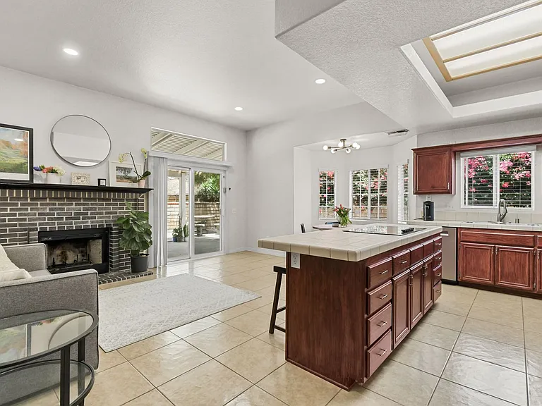 870 Bracero Pl — Photo 10