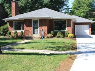 426 S Stratford Ave, Elmhurst, IL