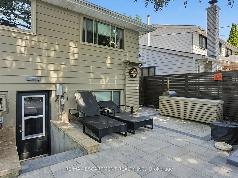 570 Rosedale Cres — Photo 30
