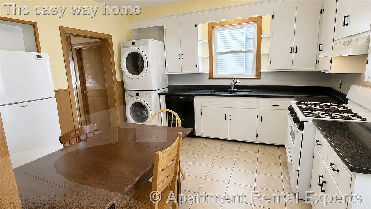3 bed, 1.0 bath, $4,100 — Photo 1