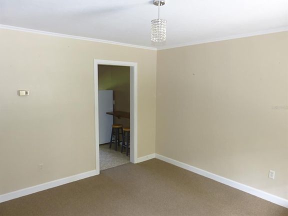 3rd image of 1009 Garden Dr
