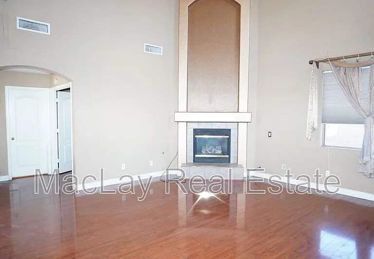 4765 S Joshua Tree Ln — Photo 2