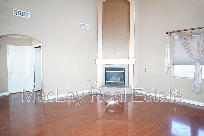 2nd image of 4765 S Joshua Tree Ln