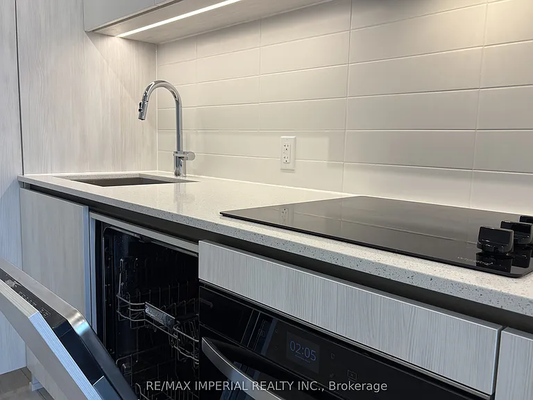 5858 Yonge St #3202 — Photo 4