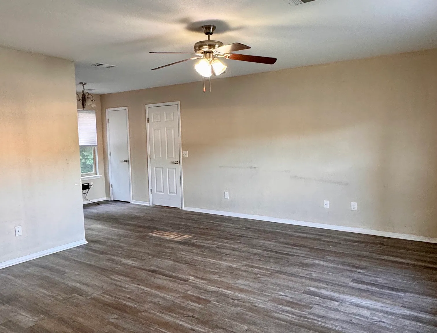 3 bed, $1,300 — Photo 4