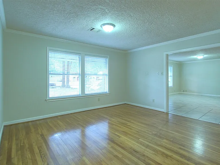 1322 Curtin St — Photo 18